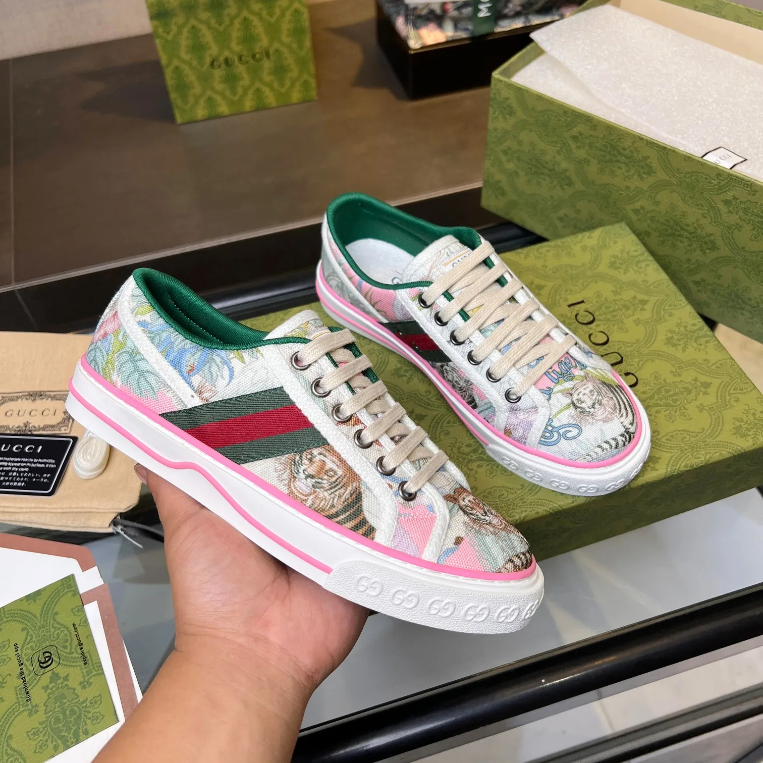 Gucci Sneakers