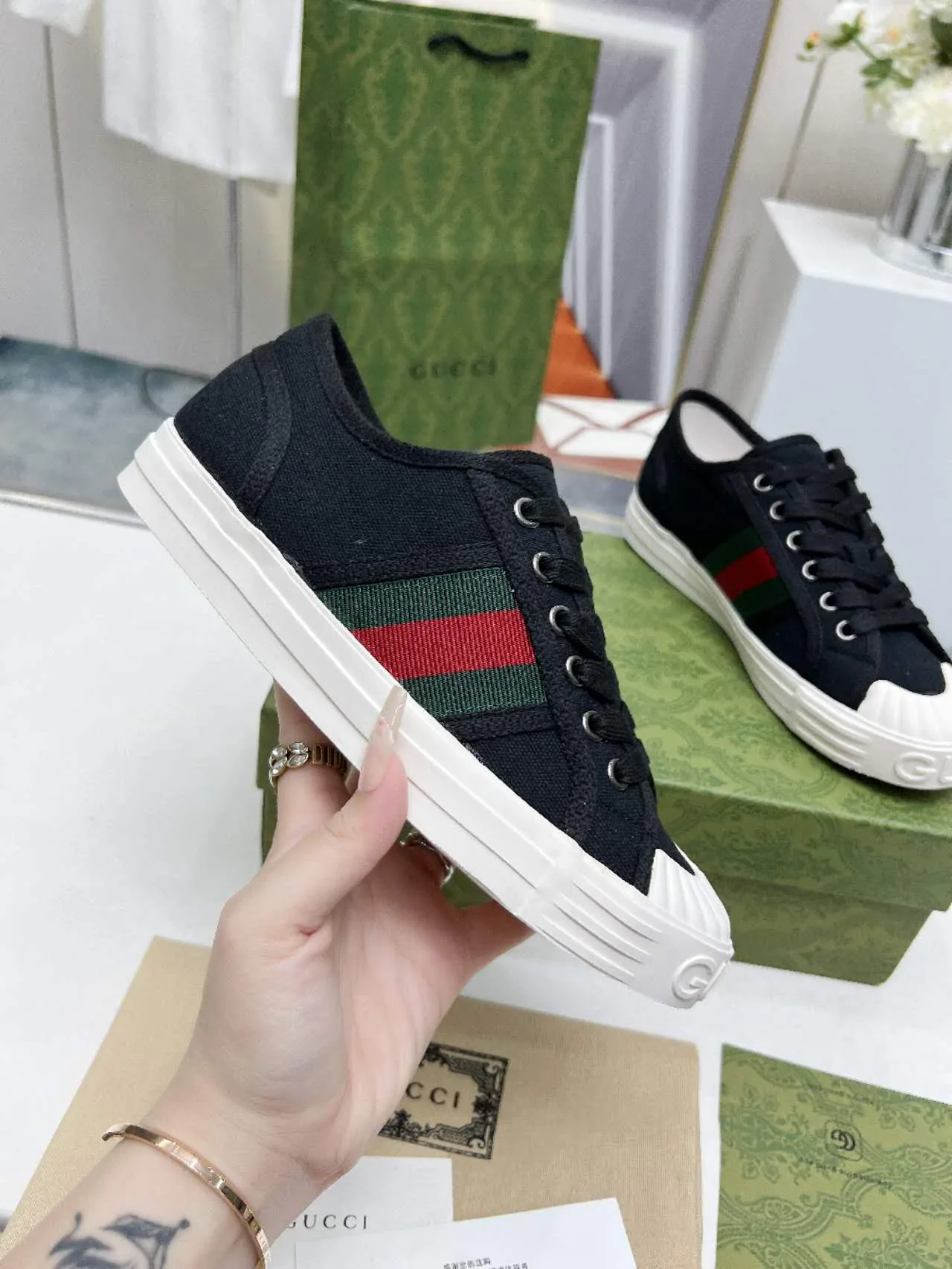 Gucci Sneakers