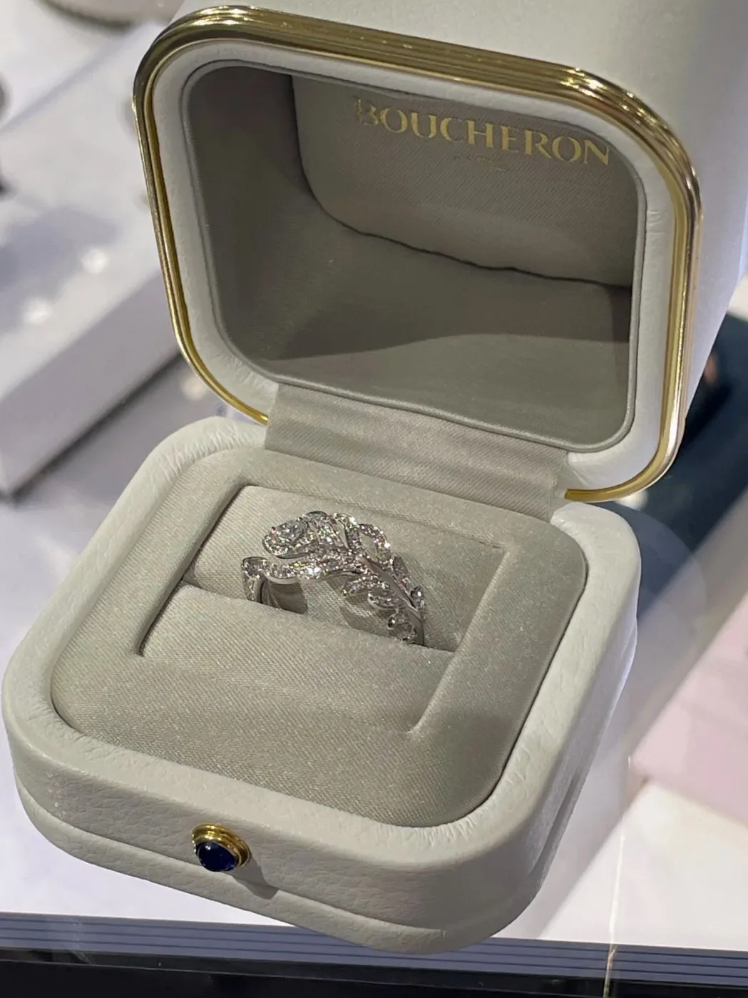 Boucheron Casual Wear
