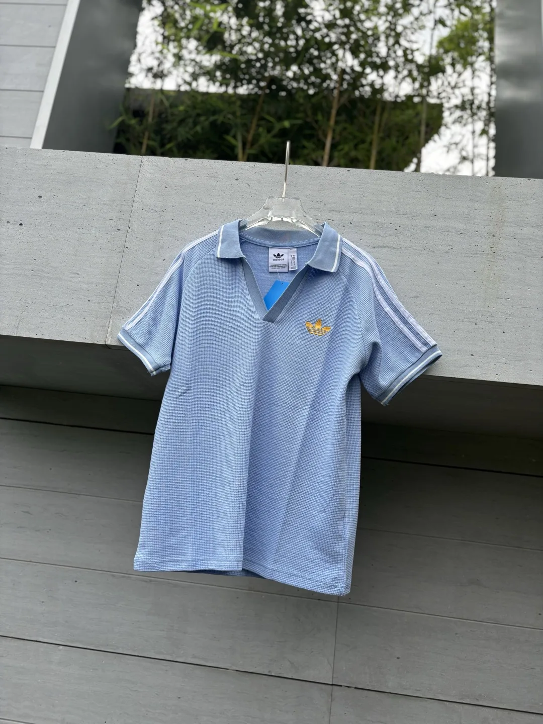 Gap Short Sleeves