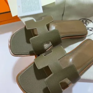 Hermès Slippers