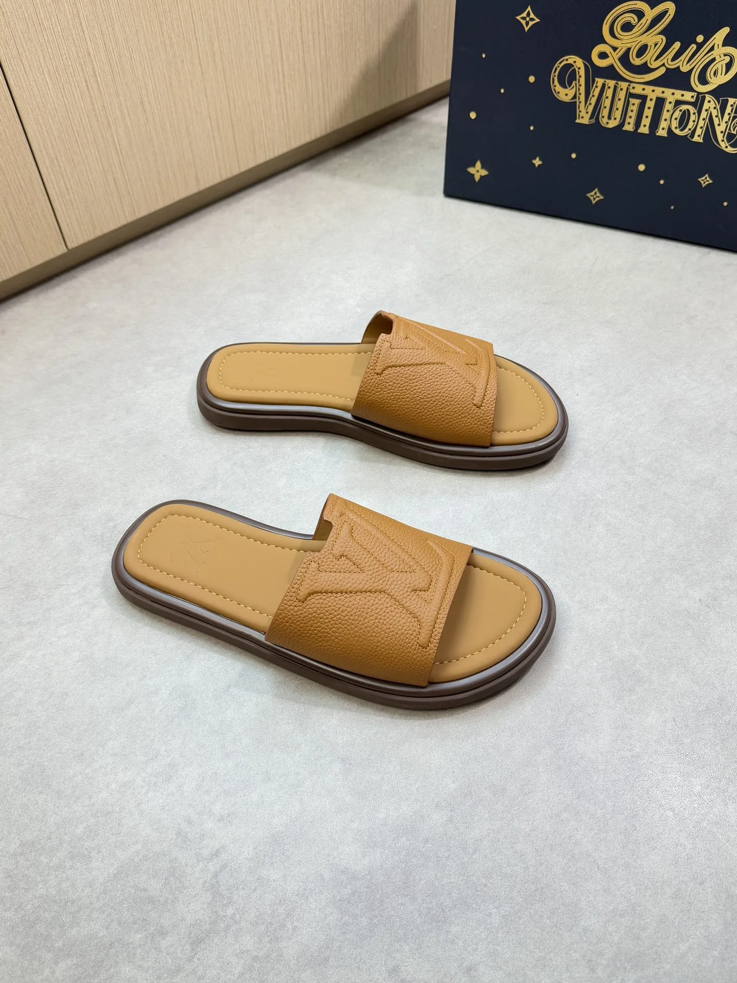 Louis Vuitton Slippers