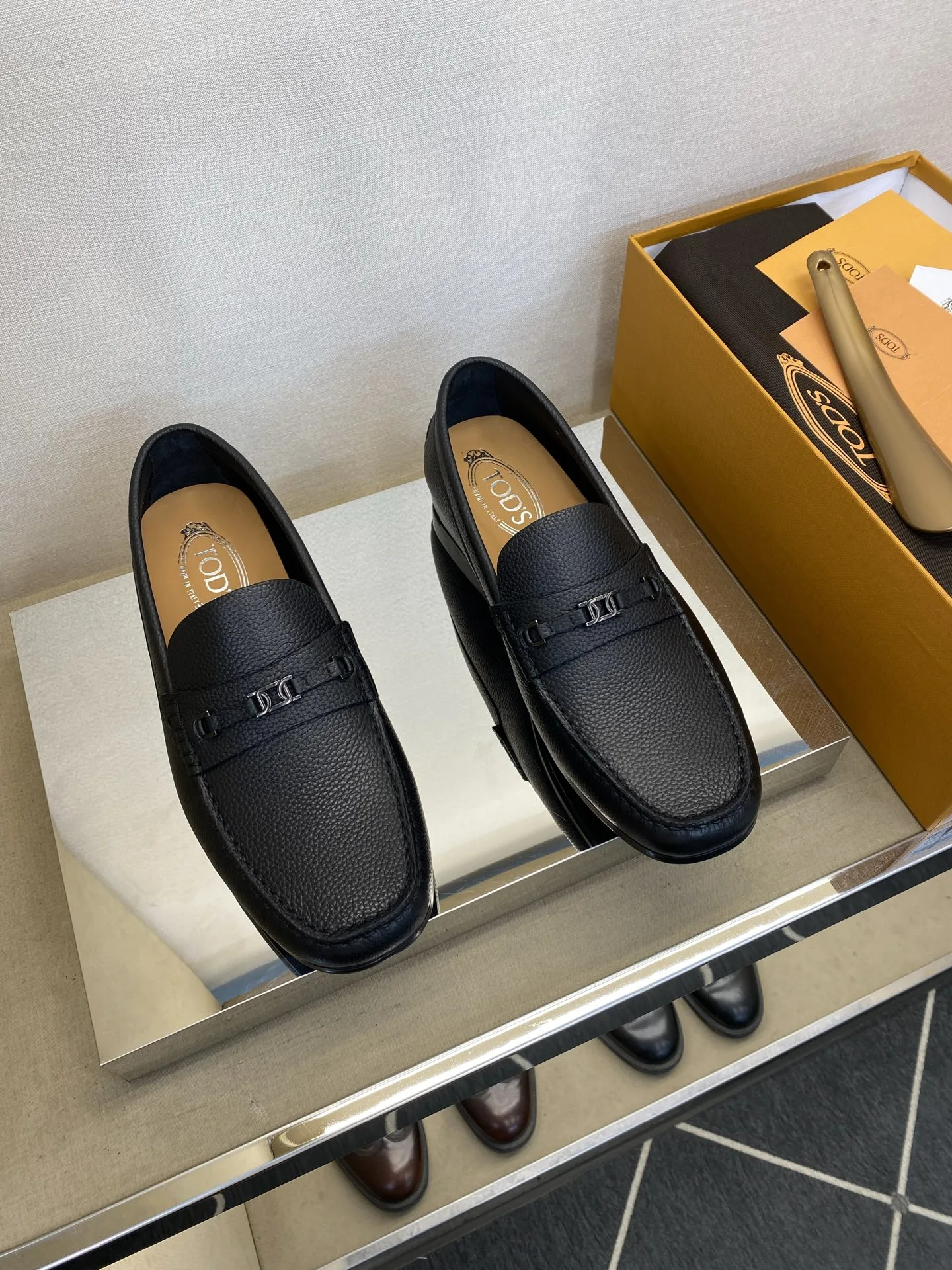 Todes Loafers