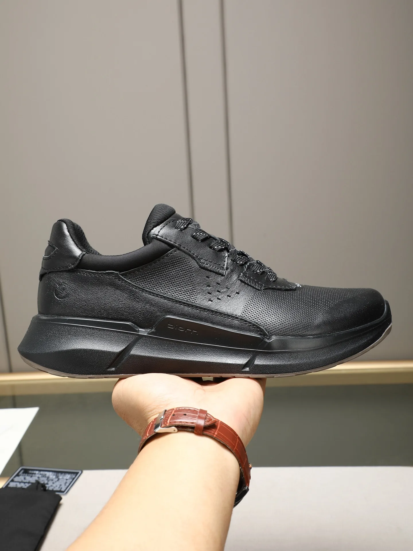 Ecco Sneakers