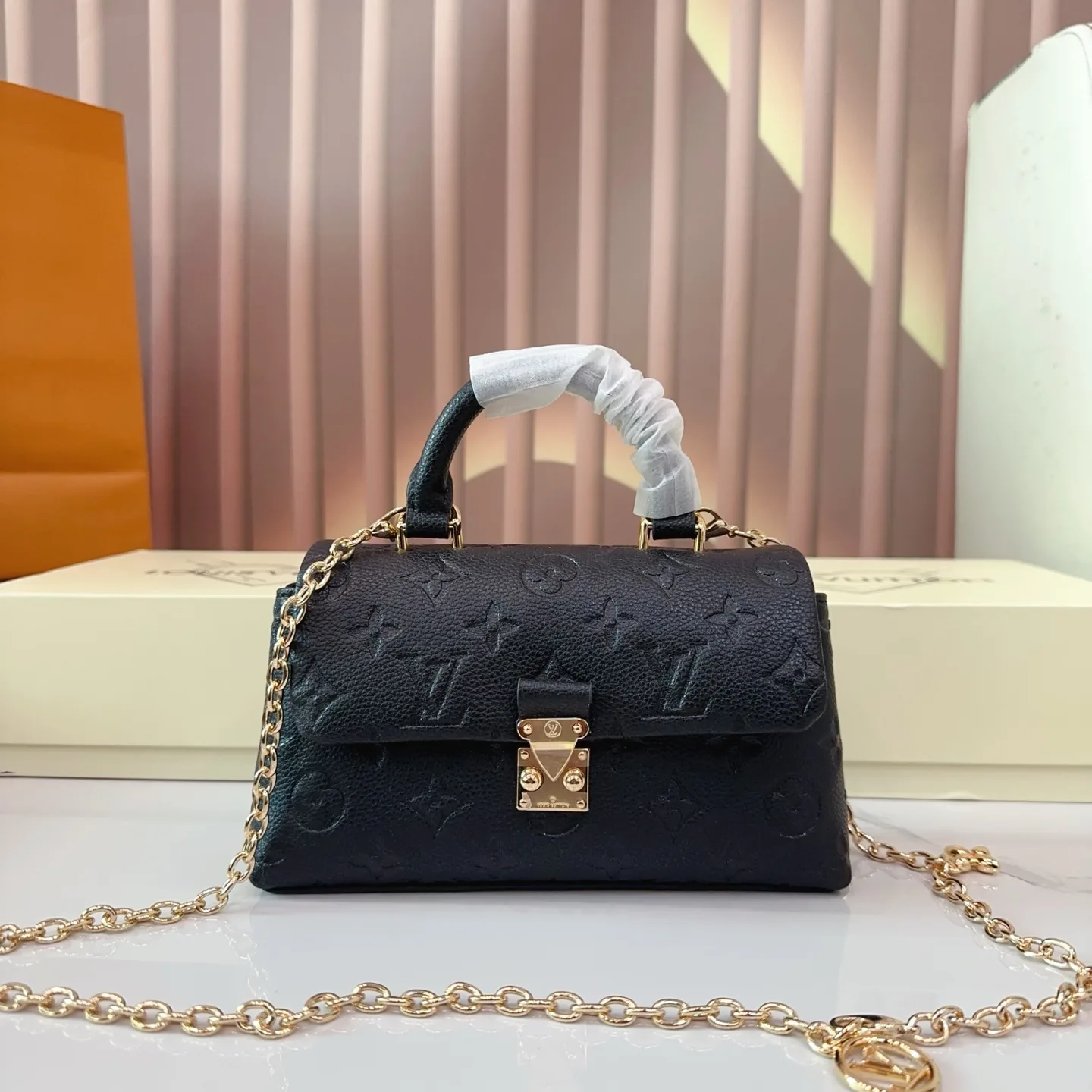 Louis Vuitton Messenger Bag